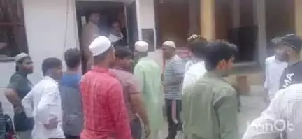 हापुड़: नगर कोतवाली क्षेत्र में दो मासूम बच्चियों को चीज दिलाने के बहाने बुजुर्गों ने की अश्लील हरकत, दोनों हिरासत में