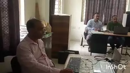 गोहद: लोकायुक्त की टीम ने गोहद चौराहे से ₹3500 की रिश्वत लेते हुए पटवारी को रंगे हाथों किया गिरफ्तार