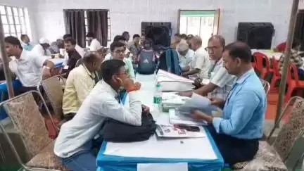लखीसराय: डायट लखीसराय से नगर पालिका उपचुनाव के लिए पोलिंग पार्टियां बूथों के लिए रवाना