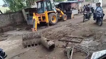 बसवा: बड़ियाल रोड पर बरसात में अब नहीं भरेगा पानी, नगरपालिका ने नाले को हरिपुरा रोड से जोड़ा, कालोनियों की समस्या होगी दूर