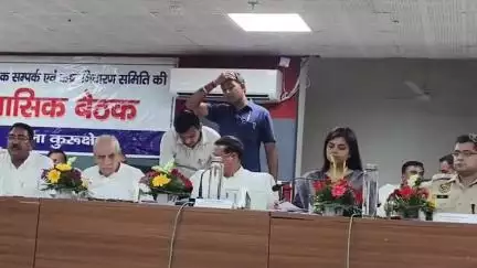 थानेसर: जिला कष्ट निवारण समिति की बैठक में राज्यमंत्री राजेश नागर ने सुनी 15 शिकायतें, महिला को दिए ₹7500