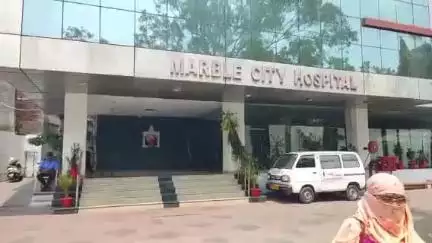 जबलपुर: इलाज में लापरवाही से रेलवे अधिकारी की मां की मौत, पुलिस ने मामला दर्ज कर ₹4000 का इनाम घोषित किया
