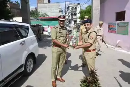 बांसी: बांसी कोतवाली का डीआईजी बस्ती मंडल संजीव त्यागी ने किया औचक निरीक्षण, टॉप टेन अपराधियों पर कार्रवाई का दिया निर्देश