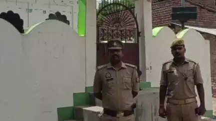 नौतनवा: हरदीडाली गांव में जुमे की नवाज के दौरान पुलिस बल तैनात