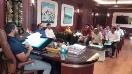 ऊना: ऊना में दिव्यांगजनों के विधिक संरक्षण व एससी-एसटी मामलों की समीक्षा को लेकर बैठक सम्पन्न