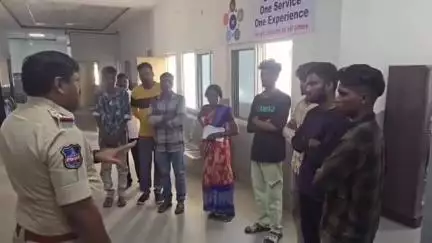 రామగుండం: ప్రజా జీవనానికి భంగం కలిగించిన యువకులకు పోలీసుల కౌన్సెలింగ్ ఎమ్మార్వో ముందు బైండోవర్