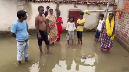 गिरिडीह: भंडारीडीह में बारिश से जलजमाव, नाले का पानी घरों में घुसा, नगर निगम की खुली पोल