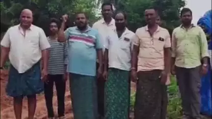 సెల్ టవర్ నిర్మాణ పనులు తక్షణమే ఆపాలని సింగరాజుపాలెం గ్రామస్తుల డిమాండ్