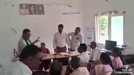 తగిన పరిహారం ఇవ్వకుంటే పోలవరానికి భూములు ఇచ్చేది లేదని భూసేకరణ డిప్యూటీ కలెక్టర్‌కు స్పష్టం చేసిన వీరనారాయణం రైతులు