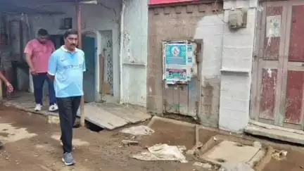 డ్రైనేజీ నిర్మాణ పనుల్లో నాణ్యత పాటించాలి: పట్టణంలో మంత్రి బీసీ జనార్దన్ రెడ్డి