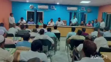 बखरी: बखरी में बीएलओ की बैठक, मतदाता सूची के सत्यापन का निर्देश दिया गया