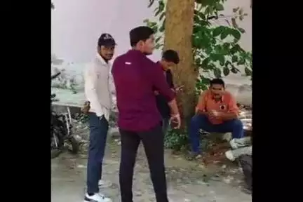 तुलसीपुर: गौरा रोड पर तेज रफ्तार ट्रक ने बाइक सवार युवक को मारी टक्कर, मौके पर हुई मौत, परिवार में मचा कोहराम