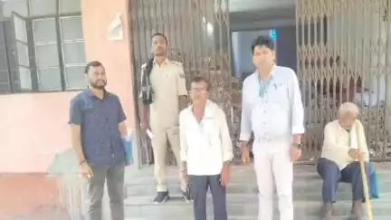 डुमरा: सीतामढ़ी में बैंक का कर्ज न चुकाने पर एक आरोपी गिरफ्तार, जिला नीलम पदाधिकारी ने दी जानकारी