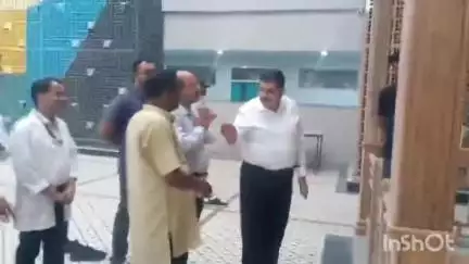 बीकानेर: संभागीय आयुक्त ने निर्माणाधीन मेडिसिन विंग का अवलोकन किया, की सराहना