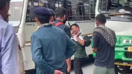 शिमला शहरी: शिमला के लिफ्ट के समीप निजी बस की ब्रेक फेल, चालक ने दीवार से टकराई, तीन लोग हुए घायल