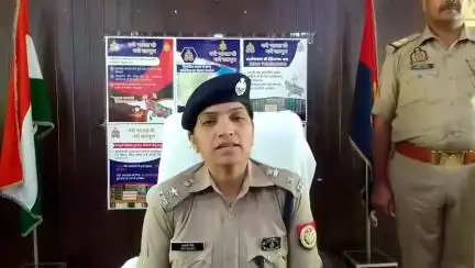 फर्रुखाबाद: साहबगंज में बेइज्जती का बदला लेने के लिए युवक की हत्या के मामले का फतेहगढ़ पुलिस लाइन में एसपी ने किया खुलासा