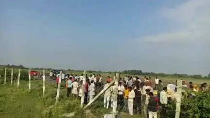 ताखा: उसराहार थाना क्षेत्र के बुंदेलखंड एक्सप्रेसवे के सर्विस रोड पर खंभे से टकराई बाइक, युवक की मौत