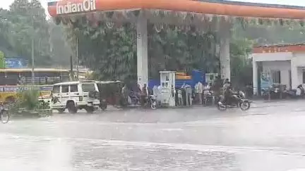 मुरैना नगर: बारिश से जिले के बिगड़े हालात, नाले-नालियाँ उफान पर, जिले में अब तक 163.6 मिलीमीटर औसत वर्षा दर्ज