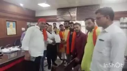 लखीमपुर: लखीमपुर टैलेंट फेस्ट कार्यक्रम पर उठे सवाल, 'नृत्य जिहाद' की आशंका को लेकर हिंदू संगठनों ने एसडीएम को सौंपा ज्ञापन