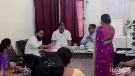 बैकुंठपुर: कोरिया में राज्यस्तरीय दल के उपसंचालक डॉ कन्नौजे ने प्रधानमंत्री सुरक्षित मातृत्व अभियान का लिया जायजा