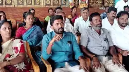 గన్నేరువరం: రసమయి బాలకిషన్ అసత్య ప్రచారాలు మానుకోవాలి: ఇందిరమ్మ ఇండ్ల లబ్ధిదారుల మీడియా సమావేశం...