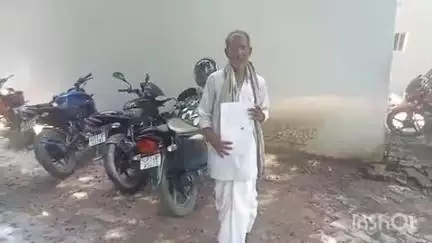 धौरहरा: राजापुर बाजार गांव के पीड़ित की पुत्री को ससुराल पक्ष ने अतिरिक्त दहेज की मांग पूरी न होने पर घर से भगाया
