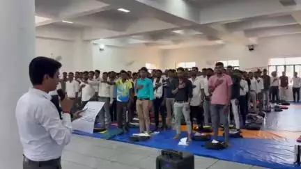 औरंगाबाद: गांधी मैदान स्थित खेल भवन में मतदाता जागरूकता हेतु विशेष अभियान का आयोजन किया गया