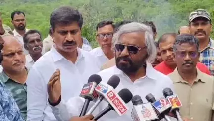 ಹನೂರು: ಮಿಣ್ಯಂ ಹುಲಿ ಹತ್ಯೆ ಪ್ರಕರಣ;
ಸಚಿವ ಈಶ್ವರ ಖಂಡ್ರೆ ಮಾದ್ಯಮದವರ ಮೇಲೆ ಗರಂ