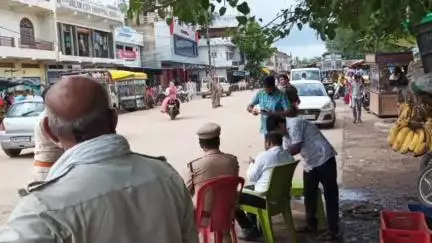 बिजावर: बिजावर में मोबाइल कोर्ट के माध्यम से हुई 35-40 वाहनों की जांच, हूटर व फिल्म उतारी गई