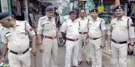 सोहागपुर: रथ यात्रा पर्व को लेकर पुलिस अधीक्षक के निर्देश पर एमएलबी स्कूल के पास पुलिस की ड्यूटी लगाई गई