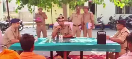 बांसी: बांसी कोतवाली पर ताजियादारों और डीजे संचालकों की डीआईजी ने ली बैठक, शासन द्वारा जारी गाइडलाइन से कराया अवगत