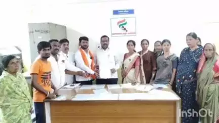निलंगा: खरवणी गल्ली ,देशपांडे गल्ली व माळी गल्ली नागरिकांच्या वतीने नाली,पाणी,सिटीलेट साफसफाई संदर्भात नगरपालिकेत निवेदन