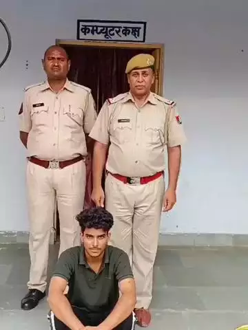 अलवर: ई-मित्र संचालक से मारपीट के मामले में फरार इनामी बदमाश को अरावली विहार पुलिस ने किया गिरफ्तार