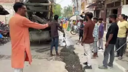 आबू रोड: आबूरोड के सदर बाजार में सीवरेज कार्य से क्षतिग्रस्त रास्ते को किया गया दुरुस्त, मिली राहत