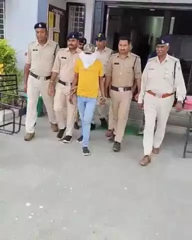 खरगौन: गोगावां और हेलापड़ाव पुलिस ने 6 किलो 870 ग्राम गांजे के साथ 2 लोगों को किया गिरफ्तार