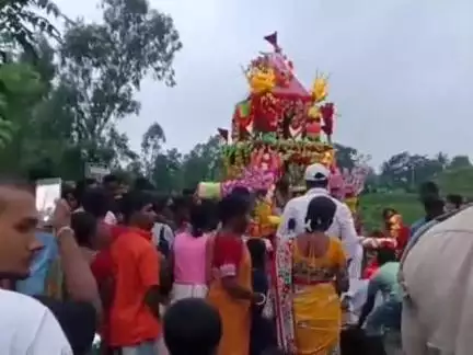 সন্দেশখালি ২: পুলিশের কড়া নিরাপত্তার মধ্য দিয়ে সন্দেশখালি এলাকায় হল রথযাত্রা