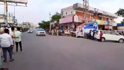 నిర్మల్: ఇంచార్జి మంత్రిగా తొలిసారి జిల్లాకు వచ్చిన మంత్రి జూపల్లి కృష్ణారావుకు ఘన స్వాగతం పలికిన కాంగ్రెస్ పార్టీ శ్రేణులు