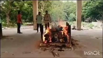 रायपुर: सूटकेश हत्याकांड में परिजनों ने दाह संस्कार से किया इंकार, पुलिस ने पेश की मानवता की मिसाल