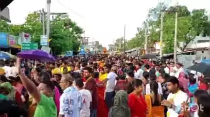 রতুয়া ১: হাজার হাজার ভক্তের সমাগমে সামসিতে রথযাত্রা উৎসবে আনন্দে মেতে উঠলো সাধারণ মানুষ