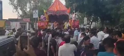 कानपुर: बिठूर के जगन्नाथ मंदिर से निकाली गई जगन्नाथ भगवान की रथ यात्रा, पुलिस सुरक्षा रही मुस्तैद