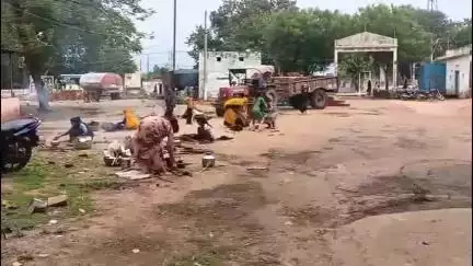 शिवपुरी: सिरसौद गांव में वर्षों पुरानी गांव भगाने की परंपरा निभाई गई, अच्छी बारिश की कामना