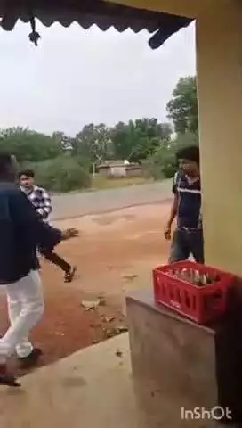 बलरामपुर: कृष्णनगर में मामूली विवाद पर दो पड़ोसियों के बीच मारपीट का वीडियो सोशल मीडिया पर हो रहा वायरल
