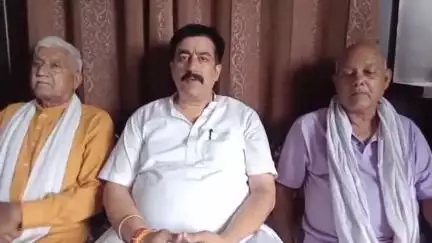 बंगाणा: बंगाणा में विधायक विवेक शर्मा ने पंचायत में चल रहे विकास कार्यों में अनियमितताओं पर प्रधानों के निलंबन की जानकारी दी