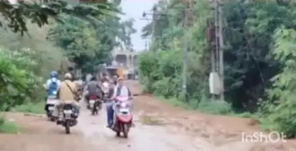 देवरी: काल आलेल्या पावसाने देवरीच्या डांबरी रस्त्याचे हाल नागरिकांचा आरोप वार्ड क्र.16येथील रस्त्याची दुरावस्था #jansamasya