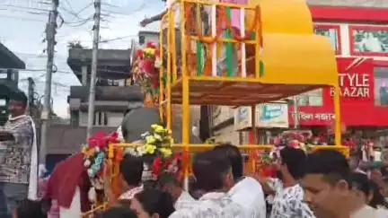 বঙাইগাঁও ভাগ: বঙাইগাঁও জগন্নাথ মন্দিৰৰ উদ্যোগত নৰ্থ বঙাইগাঁৱত উলিওৱা হয় ৰথ যাত্ৰা, কেইবা শতাধিক ভক্তপ্ৰাণ ৰাইজে কৰে অংশগ্ৰহন