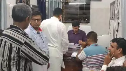 नागौर: नागौर नगर परिषद में नया राजनीतिक घमासान, करीब दो दर्जन पार्षद इस्तीफा देने पहुंचे