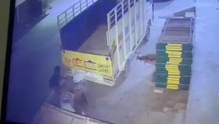 अम्बाला: अंबाला कैंट: कबाड़ी बाजार से चोरी का सीसीटीवी फुटेज वायरल