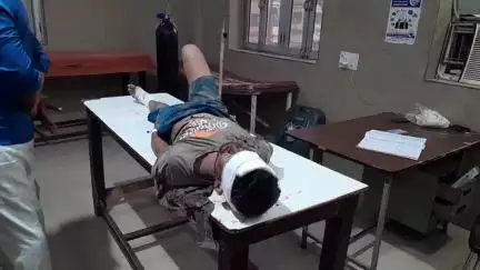 मैनपुरी: बेवर क्षेत्र में सड़क किनारे रेलिंग लगा रहे मजदूरों को डंपर ने मारी टक्कर, एक की मौत और तीन लोग घायल