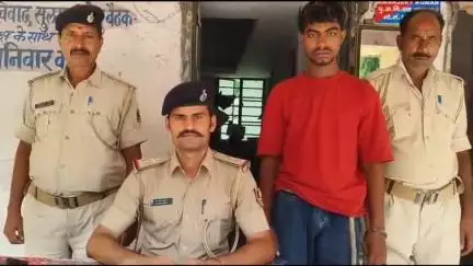 मोतिहारी: छतौनी थाना कांड सं-387/25 के अभियुक्त को हथियार के साथ गिरफ्तार किया गया, लूट और चोरी की योजना बना रहे थे