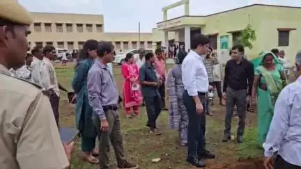 कुशलगढ़: कुशलगढ़ में कलेक्टर इंद्रजीत यादव ने उप जिला चिकित्सालय का निरीक्षण किया, दिए उचित दिशा निर्देश, अधिकारी रहे मौजूद
